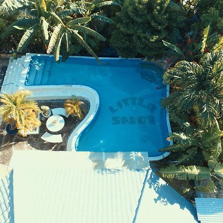 Little Savoy Guest House New Runaway Bay Exterior foto