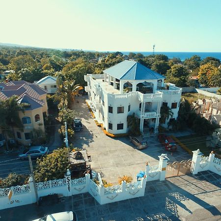 Little Savoy Guest House New Runaway Bay Exterior foto