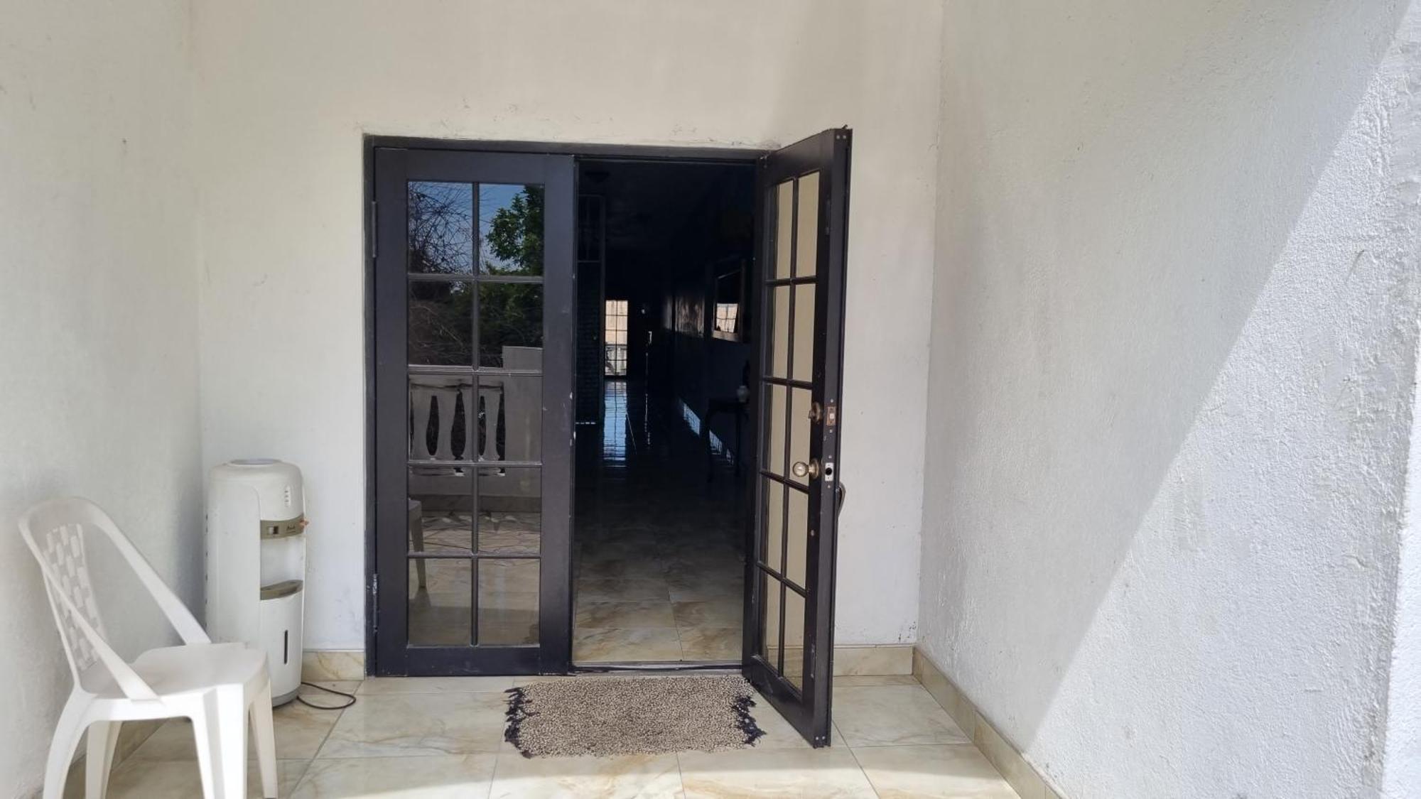 Little Savoy Guest House New Runaway Bay Exterior foto