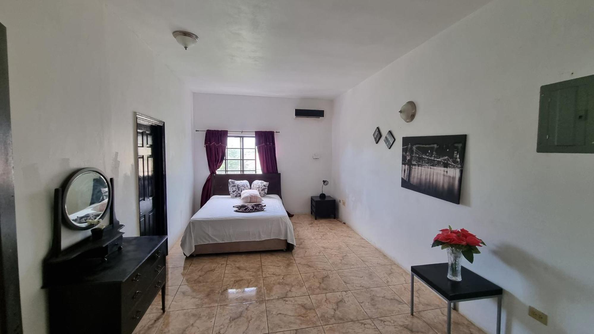 Little Savoy Guest House New Runaway Bay Exterior foto
